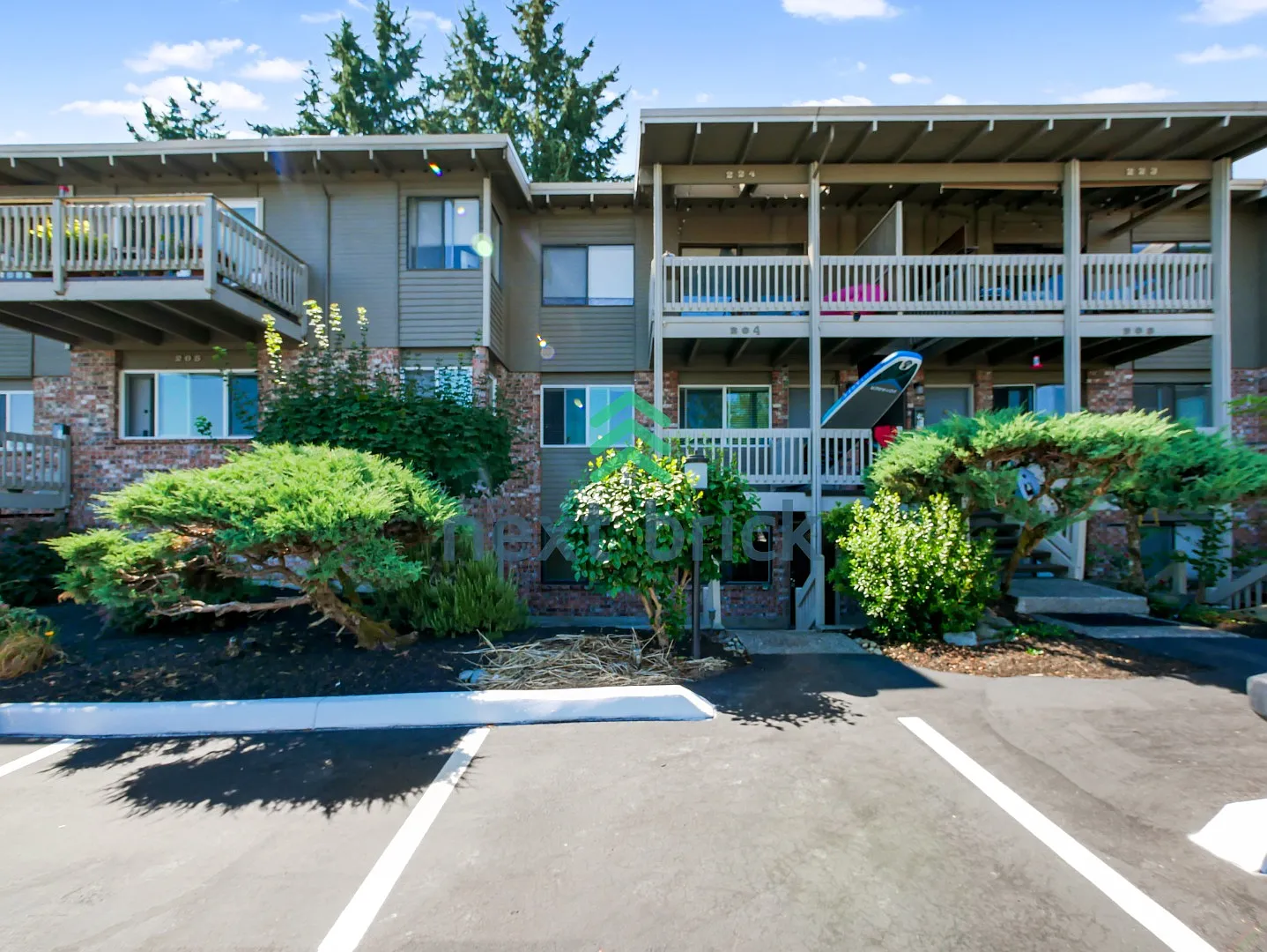 2 Beds 1Bath Waterfront View Condo Available for Rent! — Photo 1