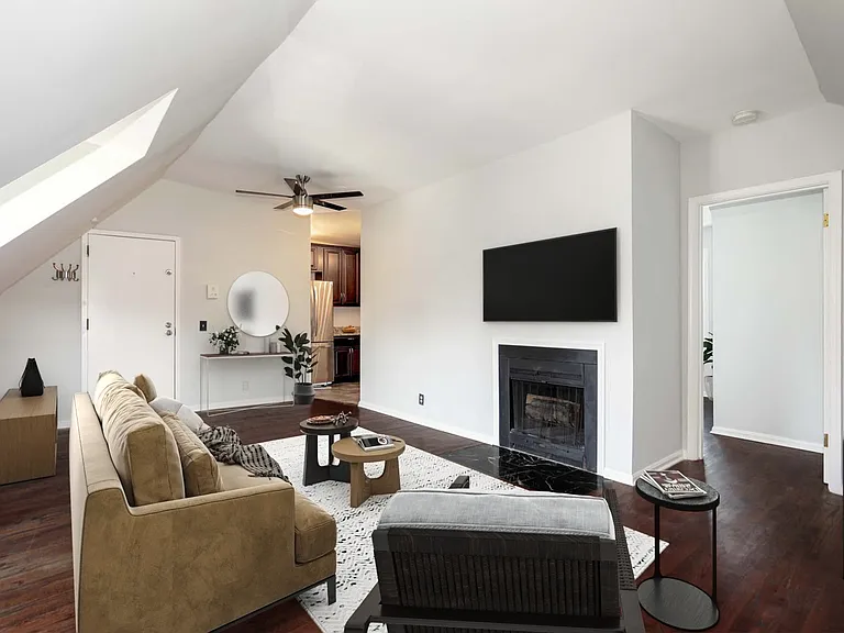 1513 Meridian Pl NW #5 — Photo 1