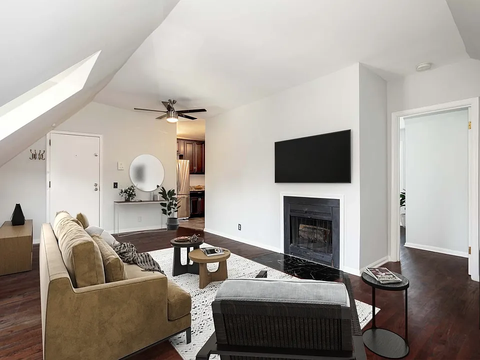 1513 Meridian Pl NW #5
