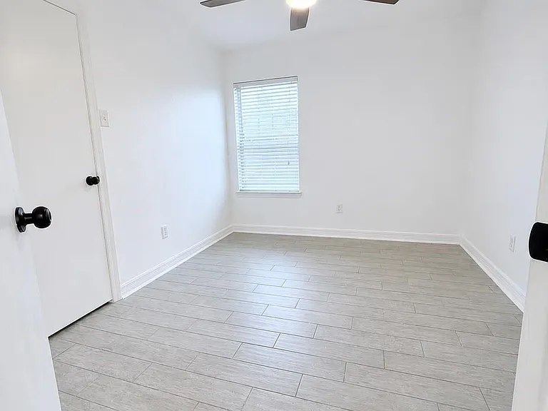 21604 Horseshoe Dr — Photo 13