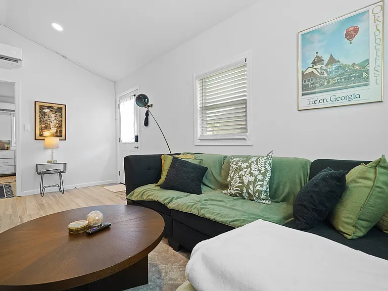1815 E Derenne Ave #B — Photo 14