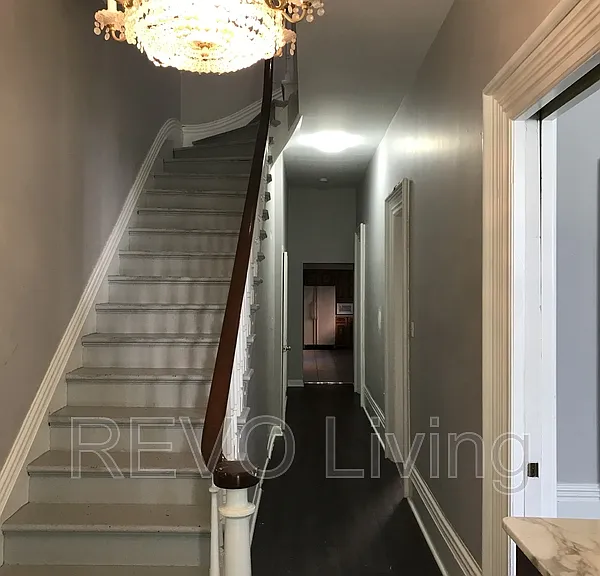 127 Ontario St #1 — Photo 3