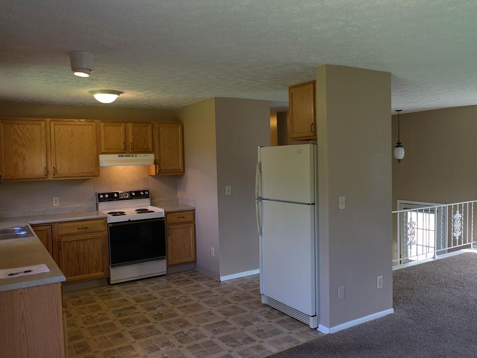 2nd image of 8385 Ladonna Cir NW