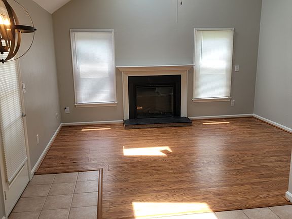 2nd image of 904 Alewife Ct