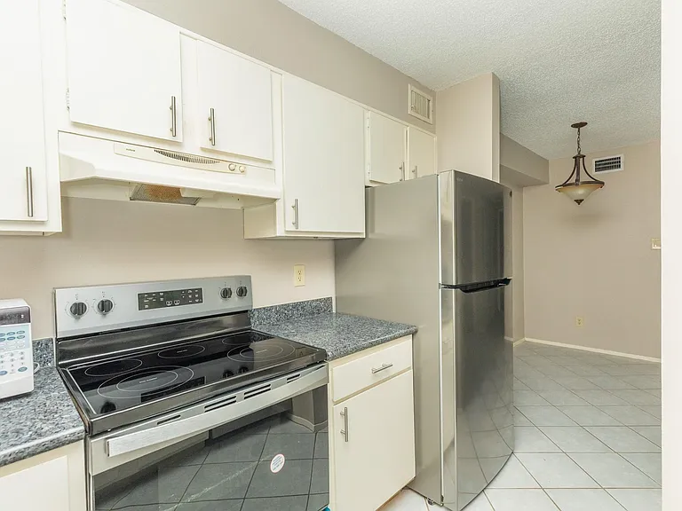 7128 N Holiday Dr — Photo 20