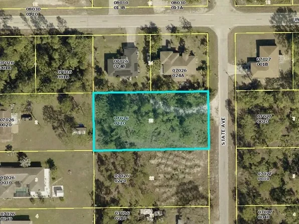 921 State Ave, Lehigh Acres, FL 33972