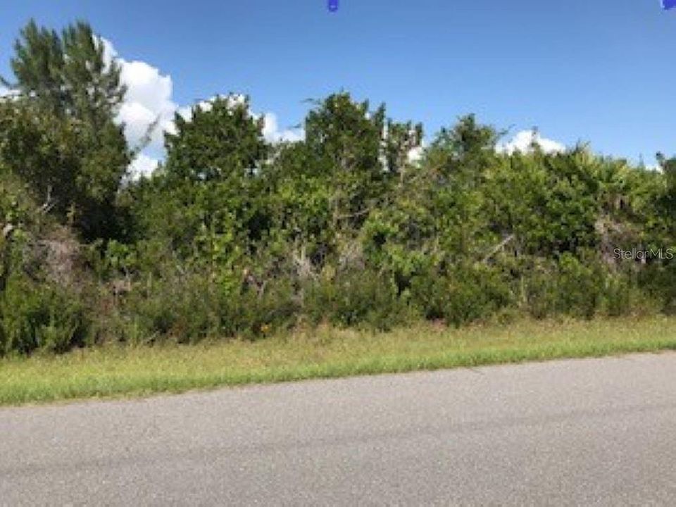 1st image of 15409 Lakeland Cir