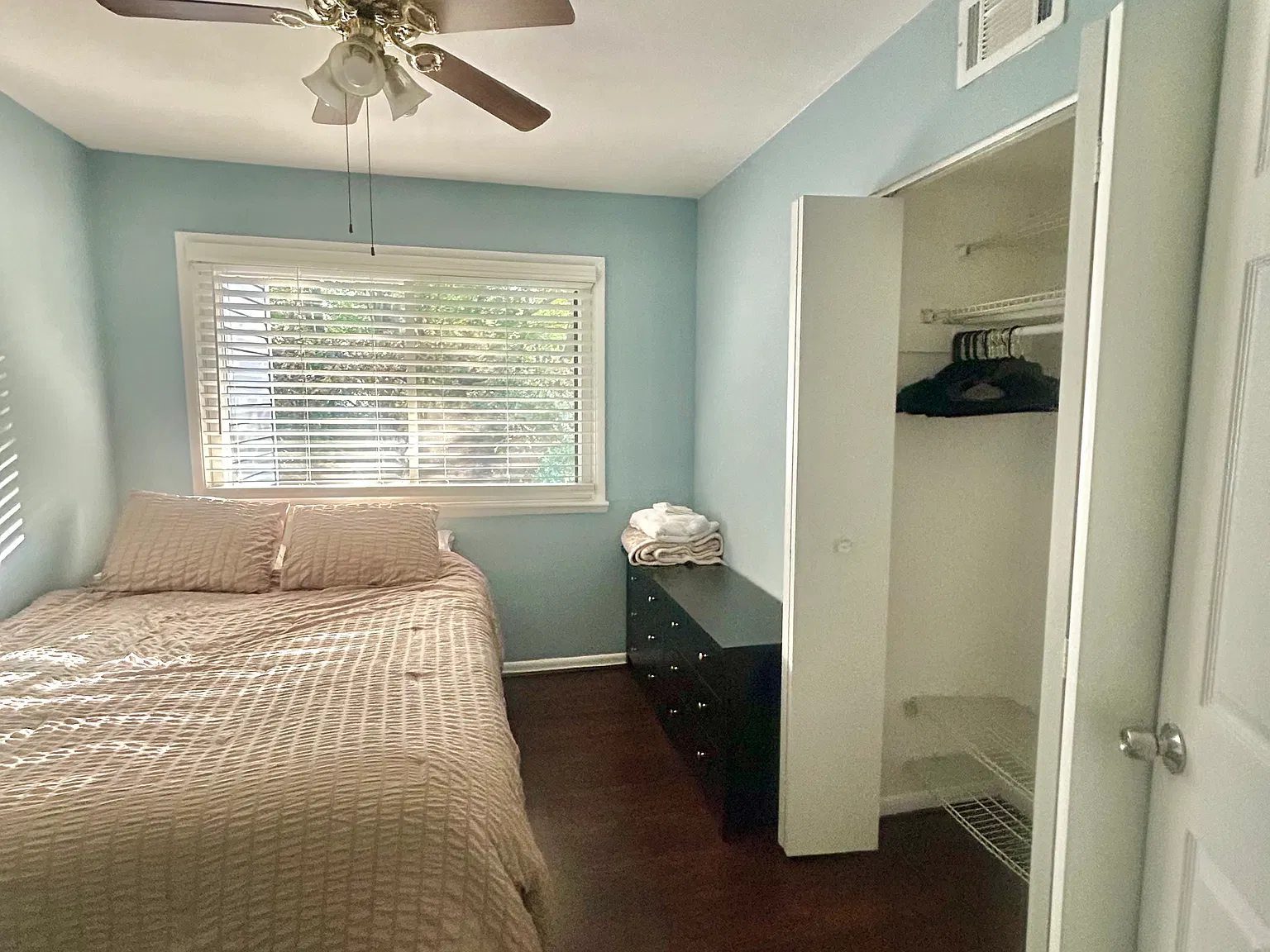 2 bed, 2.5 bath, 1134 sqft, $1,100 — Photo 2