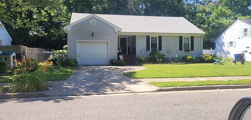 1st image of 17 Baywood Ln