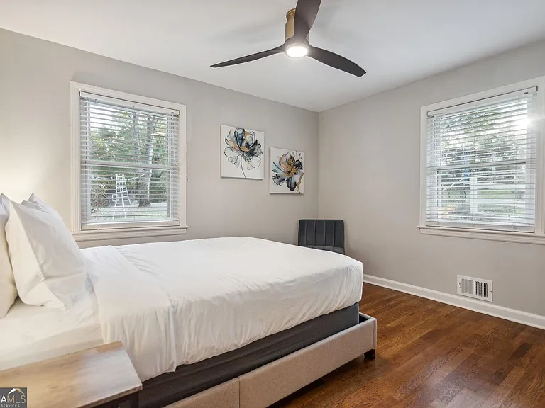 425 Plantation Rd SW — Photo 17
