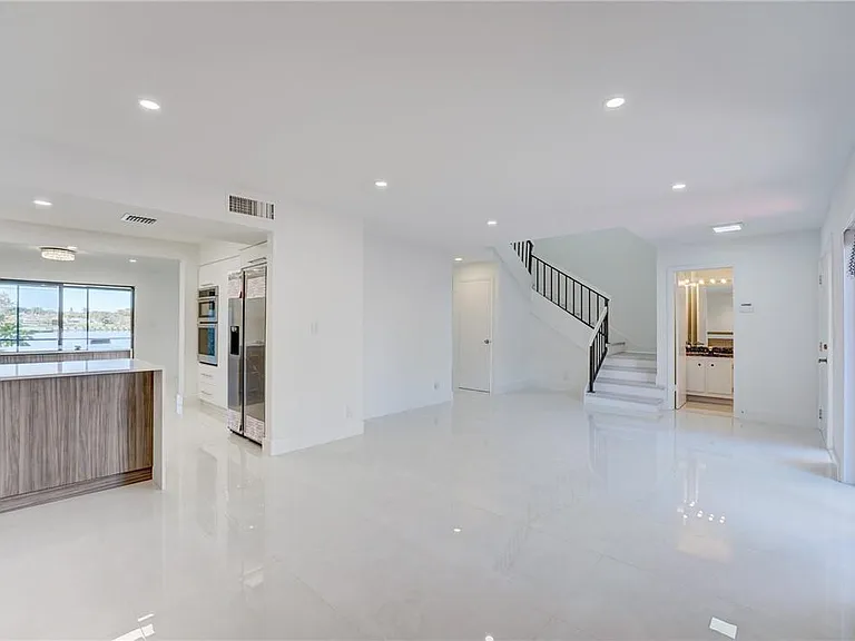 103 Saint Andrews Rd — Photo 15