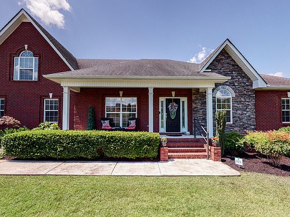 4th image of 641 Urlacher Dr