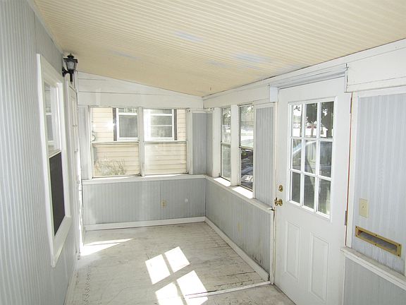 5th image of 112 N Oakhill Ave