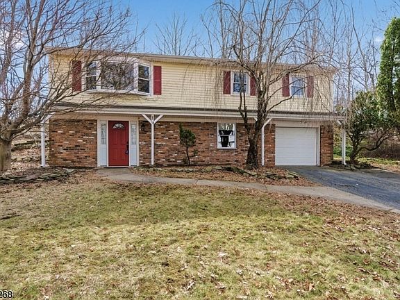 2nd image of 18 Byram Bay Rd