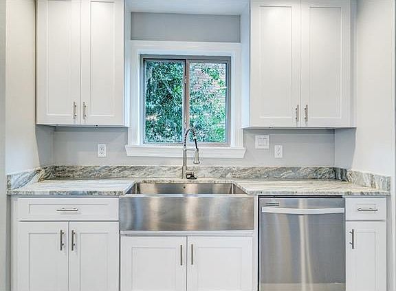 5th image of 448 Fairfield Ave