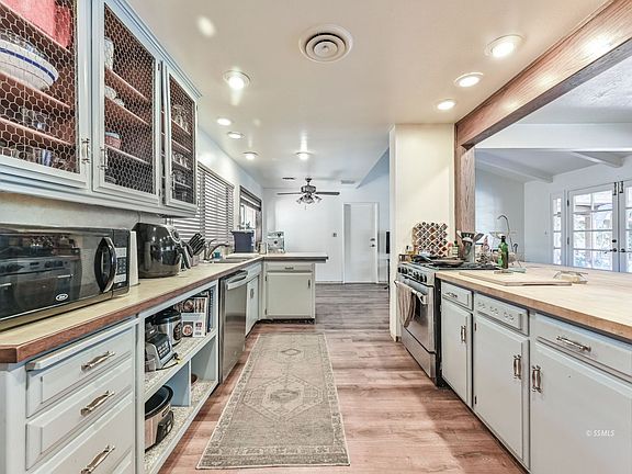 5th image of 728 Trisha Ct