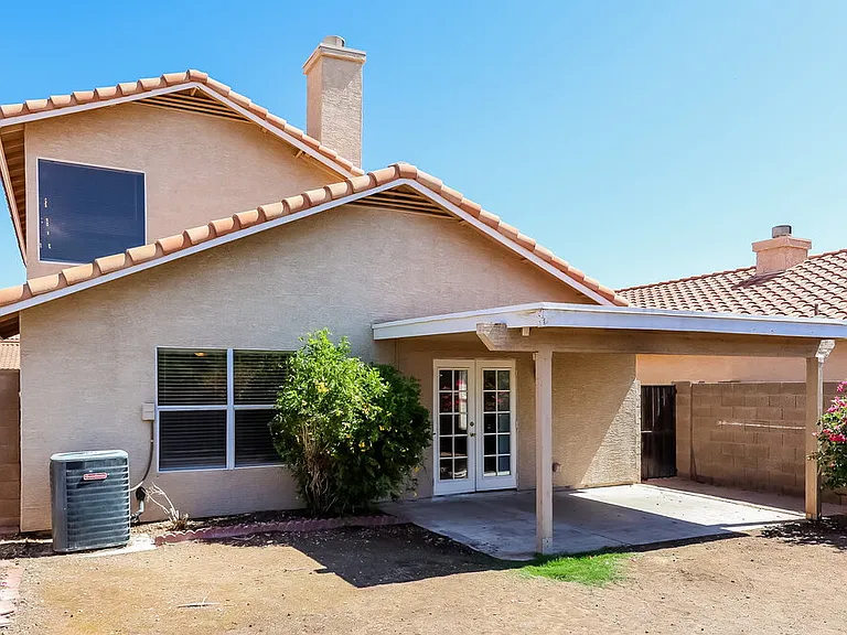 8015 W Laurel Ln — Photo 17