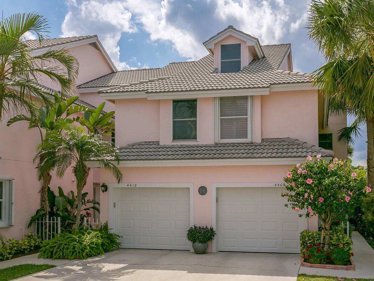 2 bed, 2.5 bath, 1195 sqft, $7,500 — Photo 1