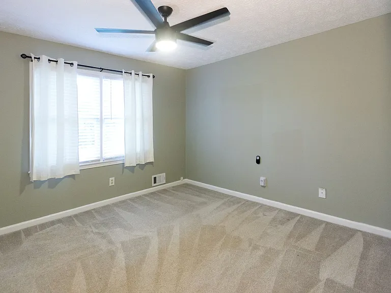 374 McGiboney Rd — Photo 15