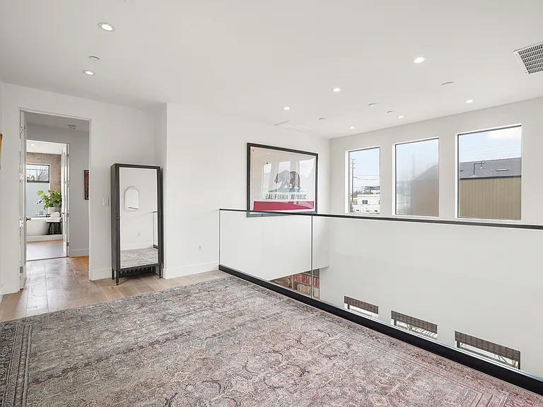 924 Vernon Ave — Photo 24