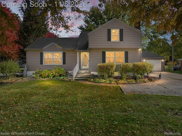 6883 River Rd, Cottrellville, MI 48039
