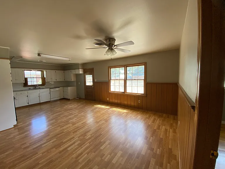 2303 Larry St — Photo 3