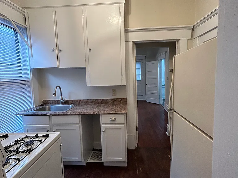 123 W 1st Ave #B — Photo 9