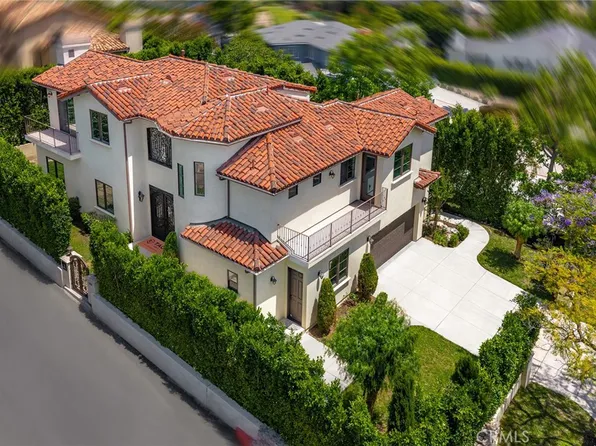 100 Country Club Dr, Burbank, CA 91501