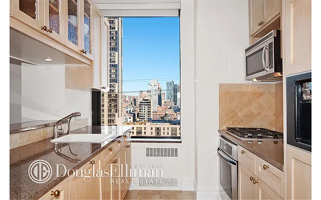 Sold by Douglas Elliman | media 28