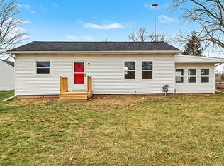 1048 S Kalamazoo Ave, Marshall, MI 49068