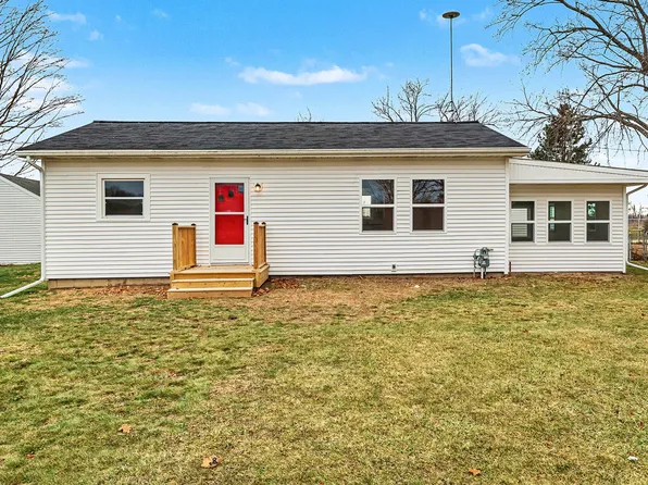 1048 S Kalamazoo Ave, Marshall, MI 49068