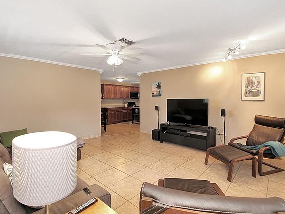 3rd image of 1878 Elaine Dr