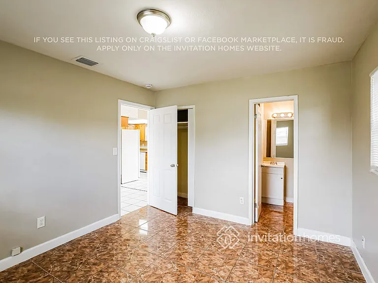 5140 SW 6th Ct — Photo 10