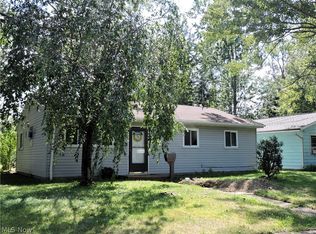 573 Delaware Ave, Elyria, OH 44035