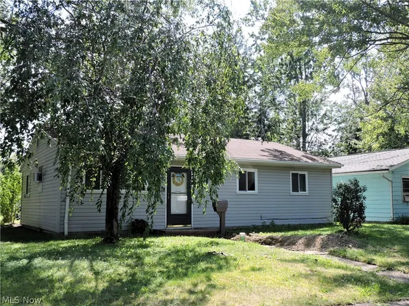 573 Delaware Ave, Elyria, OH 44035
