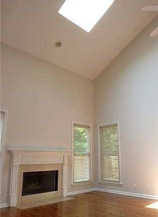 5th image of 820 Magnolia Ct E