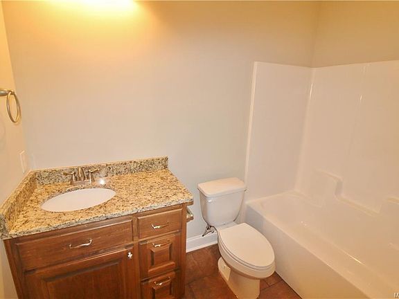 5th image of 1448 Prairie Oak Dr