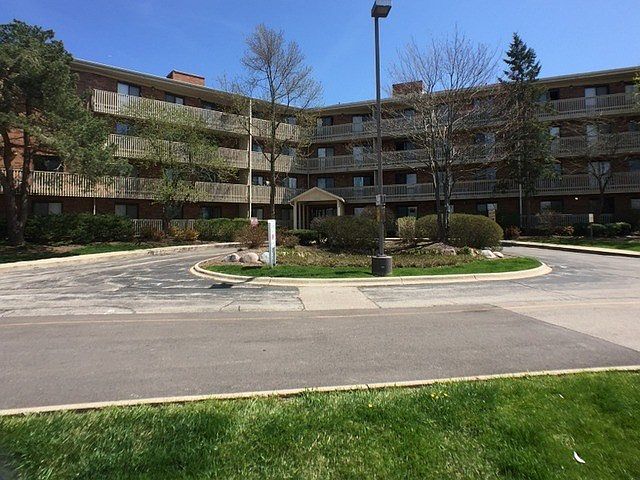 1st image of 1600 Wedgewood Dr APT 118