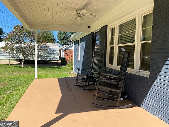 3rd image of 2308 Clay Rd