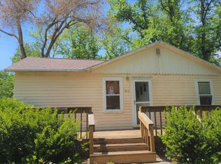 912 W 4th St, Crofton, NE 68730