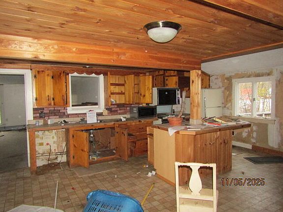 4th image of 288 Shaker Road