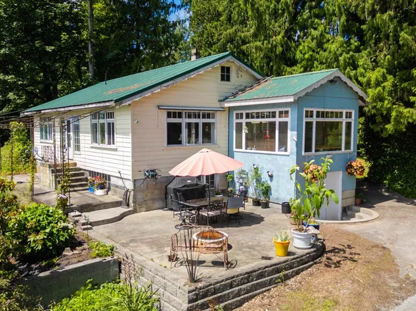 28203 Lougheed Hwy, Maple Ridge, BC V2W 1L1
