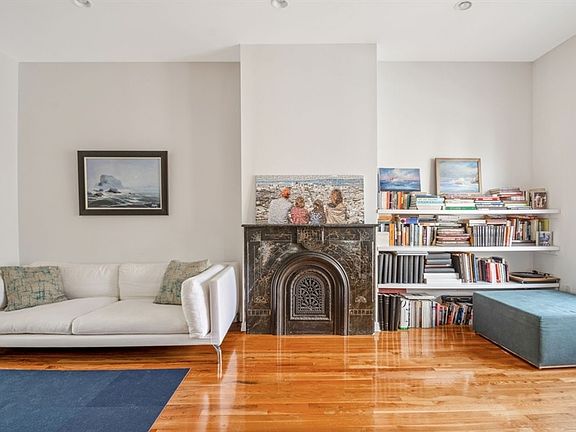 3rd image of 25A Jackson Pl