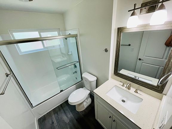 3rd image of 544-550 S 6th St #10