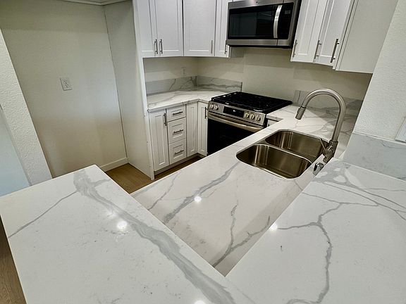 5th image of 5259 Cartwright Ave #107