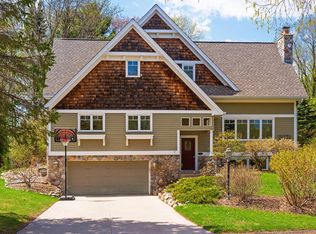 15118 Williston Ln, Minnetonka, MN 55345