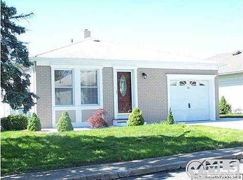 2nd image of 23 Harrington Dr S