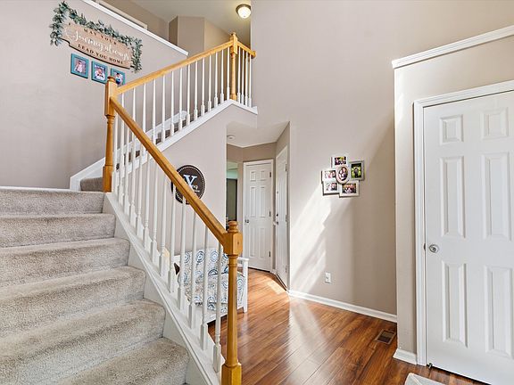 5th image of 7622 Berwick Dr