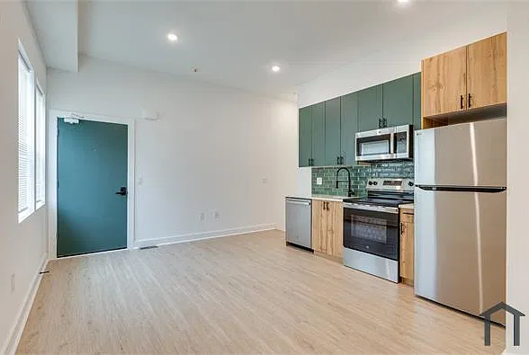 2502 N Lawrence St — Photo 1