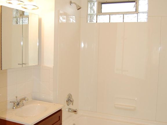 4th image of 487 Elmwood Ave #5